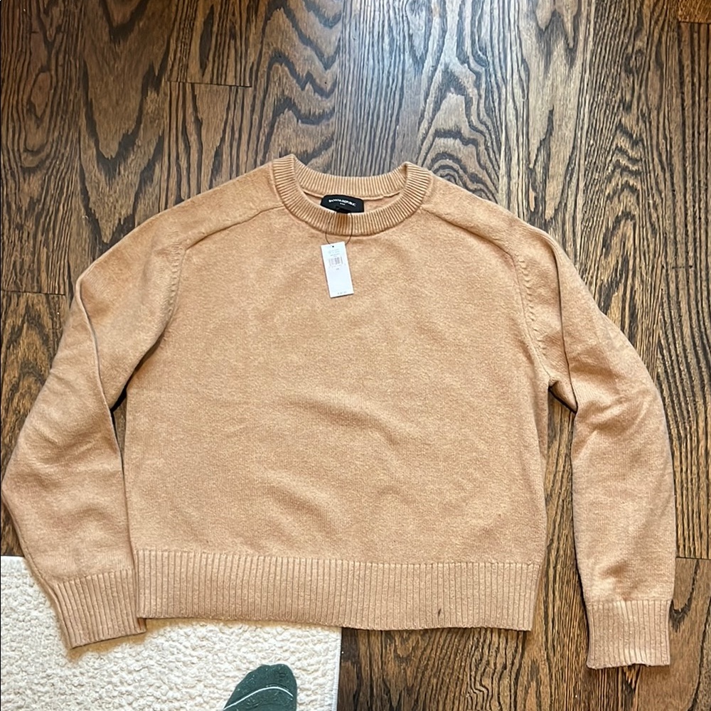 Beautiful unworn camel BR sweater!